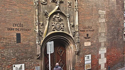 Façade de l'hôtel de Bernuy, dans le centre-ville de Toulouse, qui abrite une partie du lycée Pierre-de-Fermat.