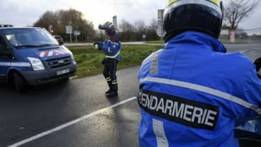Des officiers de gendarmerie