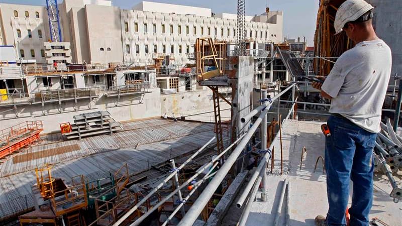 Le gouvernement a transmis lundi aux partenaires sociaux l'avant-projet relatif à la sécurisation de l'emploi, qui se veut, comme promis, une transposition fidèle de l'accord conclu il y a un mois sur la réforme du marché du travail. /Photo d'archives/REU