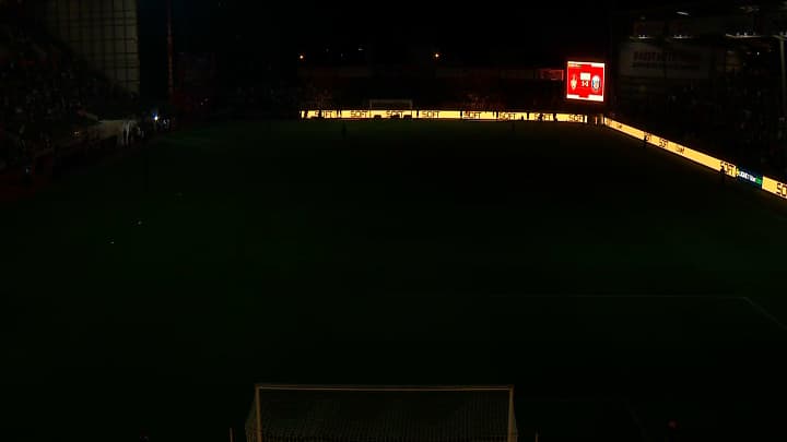 Le stade Francis-le-Blé plongé dans le noir lors de Brest-PSG Le stade Francis-le-Blé plongé dans le noir lors de Brest-PSG
