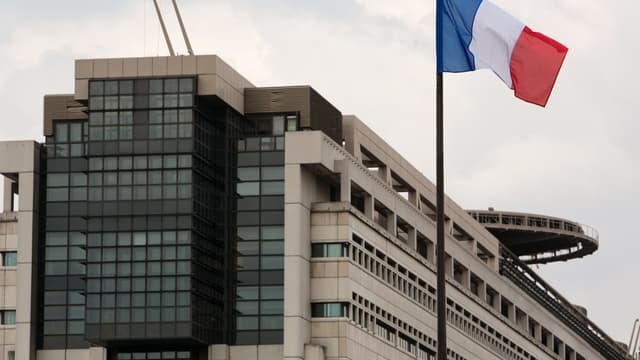 Le Conseil constitutionnel a estimé que le dispositif d'exonération lié à la taxe sur les dividendes créait une rupture d'égalité entre les entreprises devant l'impôt et était donc "contraire à la Constitution".