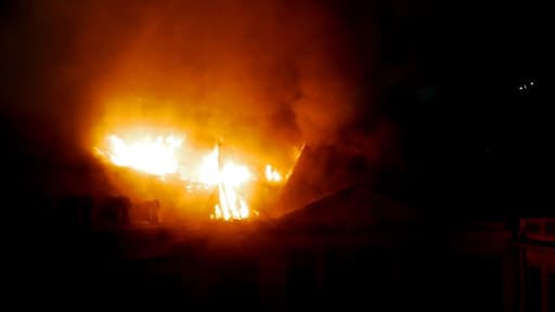 Un incendie s'est déclaré dans l'Hôtel Lambert à Paris