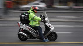 Un livreur Uber Eats (photo d'illustration)