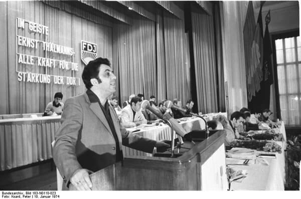 Egon Krenz en 1974. Egon Krenz en 1974.