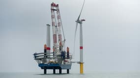 La première éolienne offshore française, au large de Saint-Nazaire, le 12 avril 2022