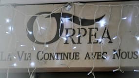 Le logo d'Orpea sur le fronton de la résidence Ehpad "Les bords de Seine", le 26 janvier 2022 à Neuillyt-sur-Seine, près de Paris