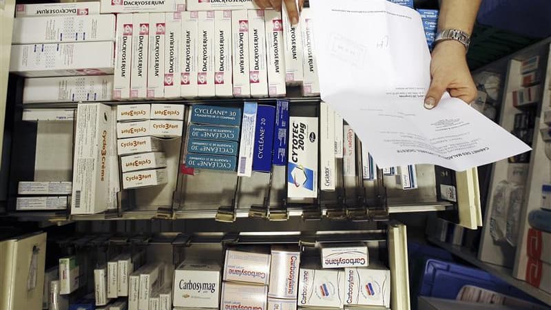 Le PS estime que le projet de Nicolas Sarkozy de contraindre l'évolution des dépenses de santé à 2,5% par an se traduirait par une sape du système français. François Hollande, favori des sondages, prévoit lui de limiter à 3% la hausse de l'Objectif nation