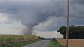 Une tornade s'est formée, ce dimanche 17 septembre 2023, près d'Ernée (Mayenne).