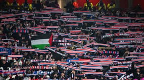 Des supporteurs du PSG à l'Emirates Stadium d'Arsenal, à Londres le 1er octobre 2024
