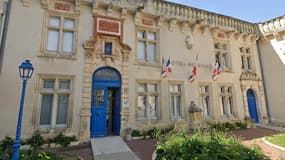 La mairie de Jonzac, en Charente-Maritime.