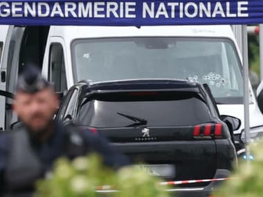 Une camionnette de prison criblée de balles est photographiée sur le site d'une attaque contre un convoi pénitentiaire à Incarville, dans l'Eure, le 14 mai 2024.