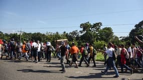 Selon Donald Trump, la "caravane" de migrants est une urgence "nationale".