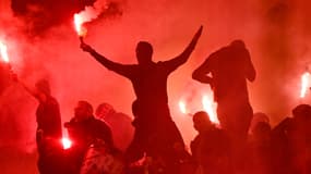 Des supporters de Nice le 21 novembre 2025 à l'Allianz Riviera