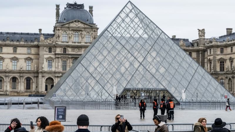 Une partie des agents du Louvre reconduit la grève mais le musée ne ferme pas