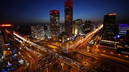 Vue de Pékin. Une petite moitié (46%) des Chinois les plus riches pensent à quitter le pays, principalement pour l'éducation de leurs enfants, selon une étude publiée ce week-end par le Hurun Report et la Banque de Chine. /Photo d'archives/REUTERS/Jason L