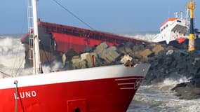 Le cargo qui s'est échoué à Anglet mercredi est désormais en 3 morceaux.