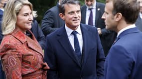 Manuel Valls, son épouse Susana Gallardo  et Emmanuel Macron le 26 octobre 2021 à Medan (Yvelines)