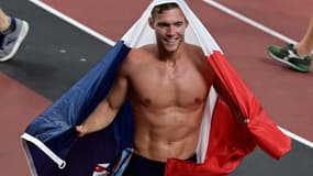 Kevin Mayer après sa médaille d'argent du décathlon olympique à Tokyo