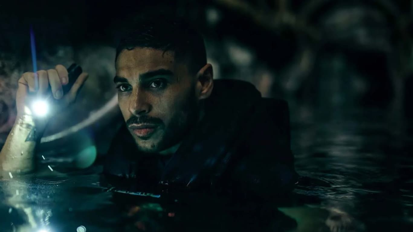 Nassim Lyès dans le film de Netflix "Sous la Seine"
