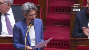 En réponse à la liste des policiers morts en service réalisée par Gérald Darmanin à l'Assemblée, Sandrine Rousseau énumère "les victimes des actions policières"
