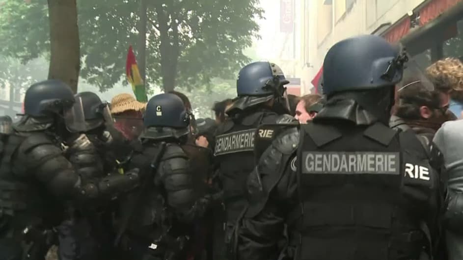 Les forces de l'ordre sont déjà très sollicitées, pourront-elles être sur deux fronts à la fois? Les forces de l'ordre sont déjà très sollicitées, pourront-elles être sur deux fronts à la fois?