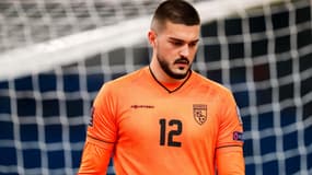Arijanet Muric, avec le maillot kosovar en novembre 2021.