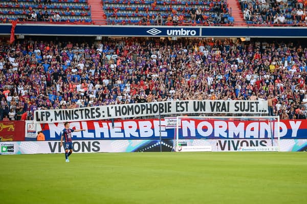Une banderole des supporters caennais