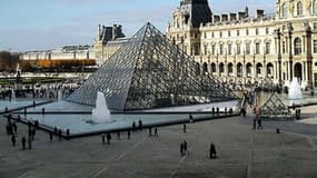 Le Louvre fermera ses portes vendredi, le temps d'évacuer les oeuvres du musée en réserve. 