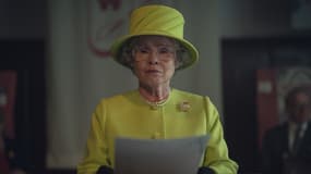 Imelda Staunton (Elizabeth II) dans "The Crown", saison 6, diffusée en deux parties.
