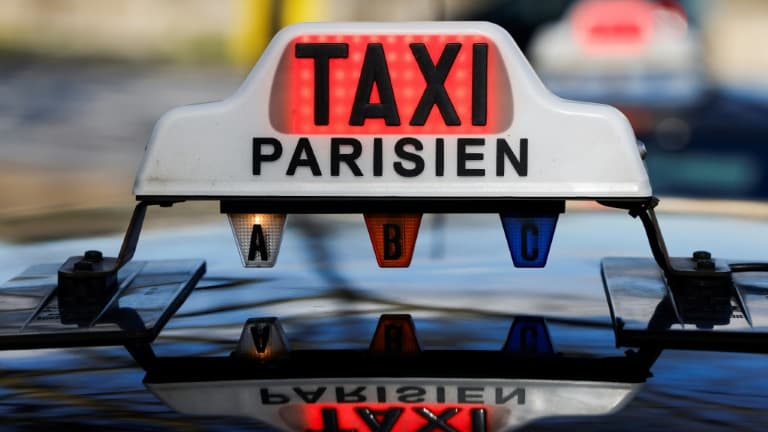 Manifestation de chauffeurs de taxi à Paris, le 4 mars 2024.