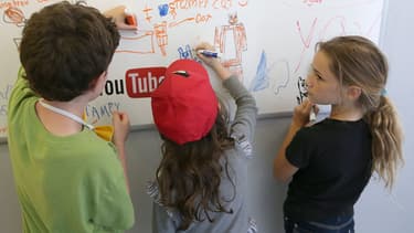 23 organisations de défense des droits numériques et de protection de l'enfance accusent YouTube de collecter les informations personnelles de mineurs sans que les parents le sachent