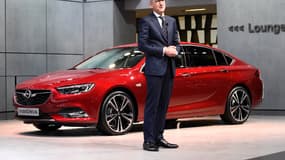 Karl-Thomas Neumann, l'ex-PDG d'Opel/Vauxhall lors de la présentation de l'Opel Insigna Grand Sport, dernière berline du constructeur allemand. 