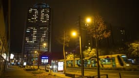 La tour de l'Europe à Paris arbore le numéro de téléphone du Téléthon, le 4 décembre 2015