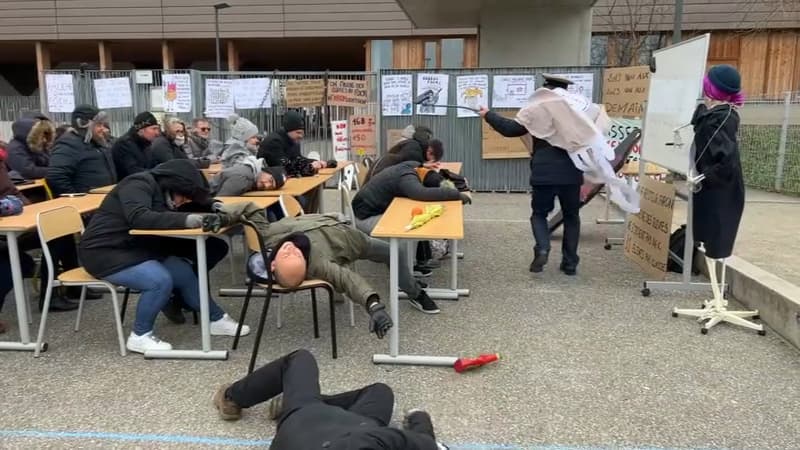 Bas-Rhin: une opération "collège mort" à Haguenau pour dénoncer la fermeture d'une classe