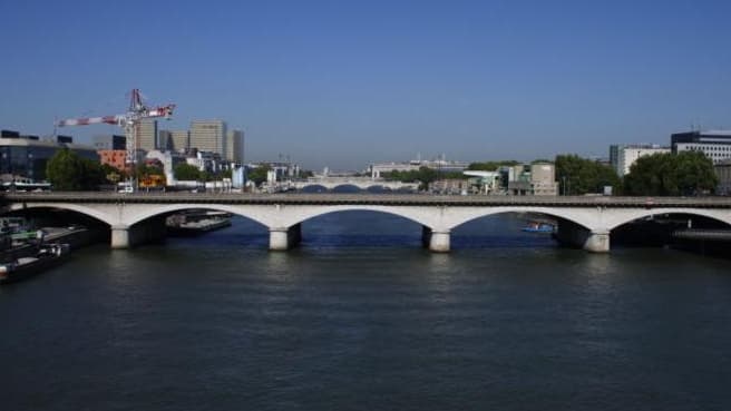 Le pont National à Paris en 2006