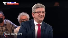 "Moi, ça m'aide": la petite phrase de Jean-Luc Mélenchon après avoir été applaudi par le public