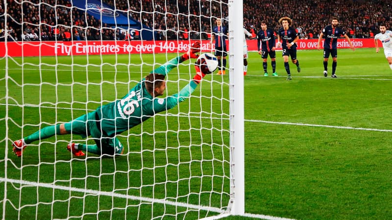 PSG-OM : Trapp repousse le penalty de Barrada