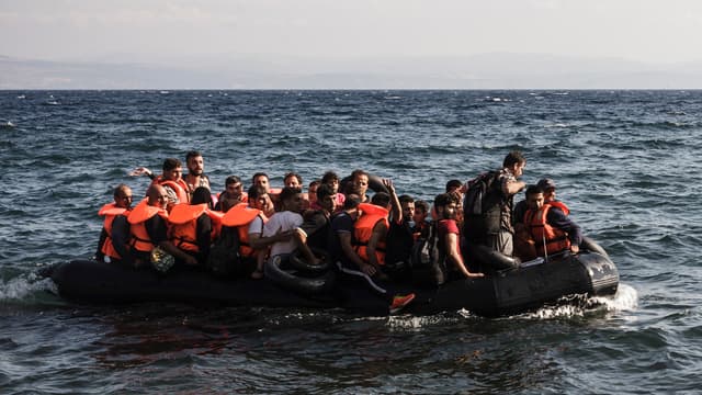 Au moins 30 migrants portés disparus au large de la Libye
