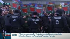 Allemagne: des milliers de sympathisants d'extrême-droite demandent la démission d'Angela Merkel