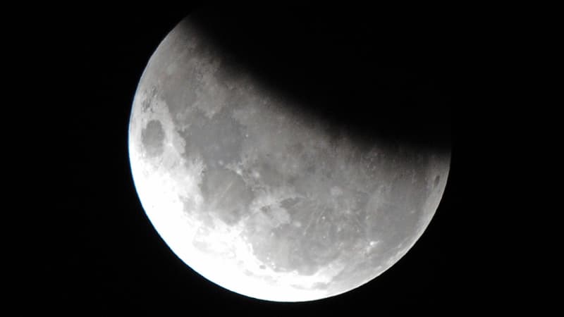 La Lune observée au-dessus de Sidney, le 4 juin 2012. (Photo d'illustration)