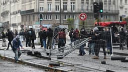 Des manifestants à Nantes (Loire-Atlantique) le mercredi 10 septembre pendant le mouvement "Bloquons tout".