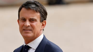 L'ex-Premier ministre Manuel Valls arrive à l'Elysée pour l'investiture d'Emmanuel Macron en vue de son second mandat de président, à Paris, le 7 mai 2022 