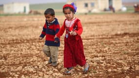 Des enfants syriens ayant fui leur village,  photographiés le 4 mars 2017.