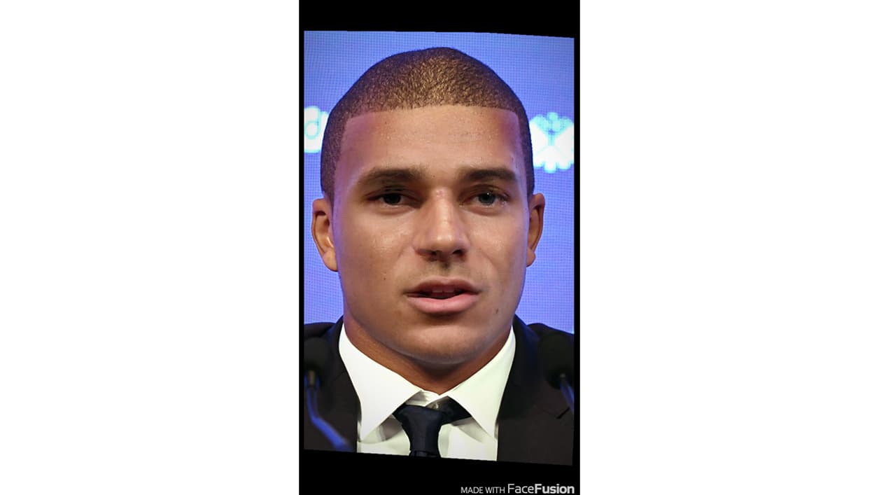 Kylian Mbappé et Antoine Griezmann fusionné avec Facefusion.