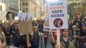 Les manifestants anti-Trump continuent de défiler 