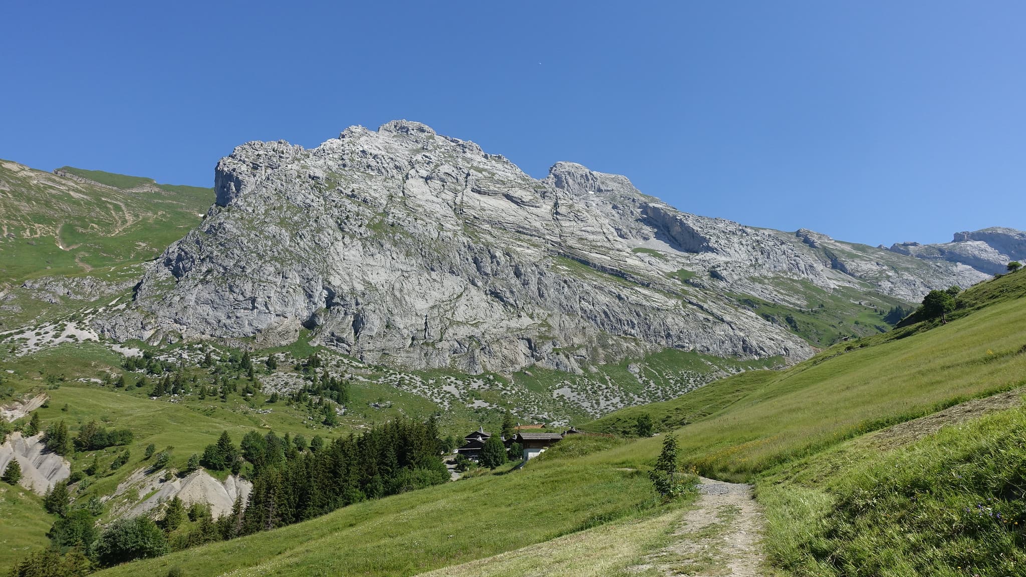Le pic de Jallouvre, dans les environs du Grand Bornand Le pic de Jallouvre, dans les environs du Grand Bornand