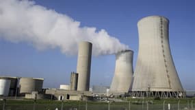 Vue de la centrale nucléaire du Tricastin, dans le sud de la France. Lors de son intervention lundi sur France 2, le Premier ministre Jean-Marc Ayrault a rappelé à l'ordre le ministre du Redressement productif Arnaud Montebourg qui a provoqué la colère de