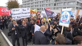 Air France: cinq interpellations pour violence contre les dirigeants