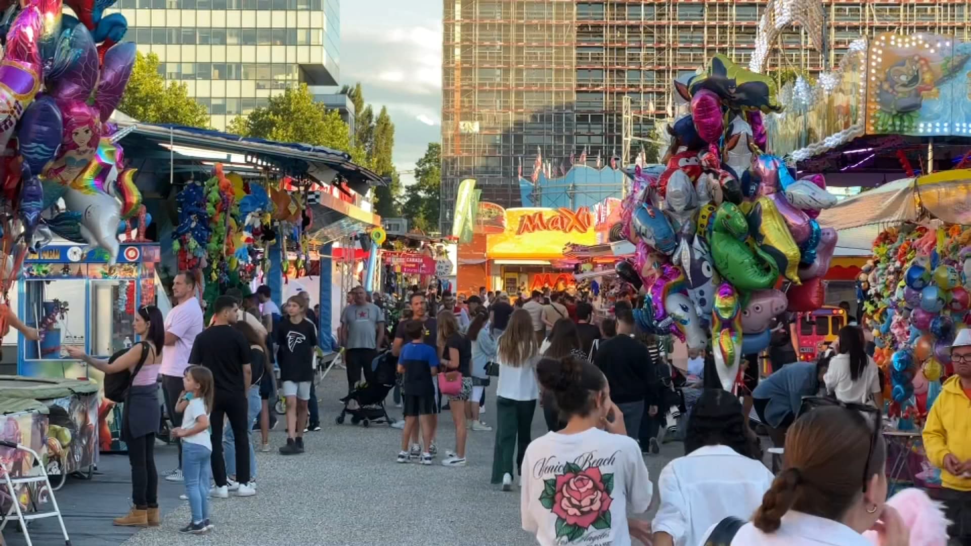 What attractions are featured at the Bischheim fair What attractions are featured at the Bischheim fair