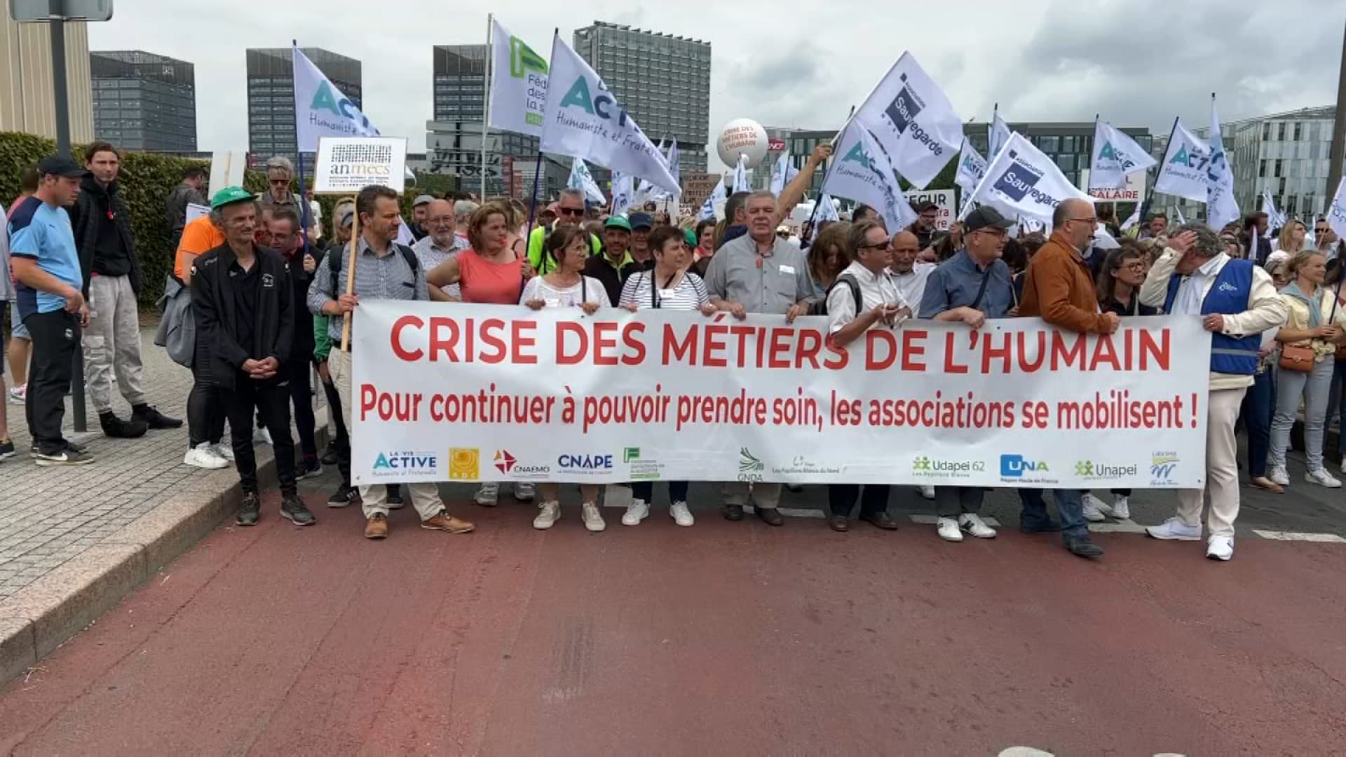 Lille des professionnels du secteur médicosocial ont manifesté pour